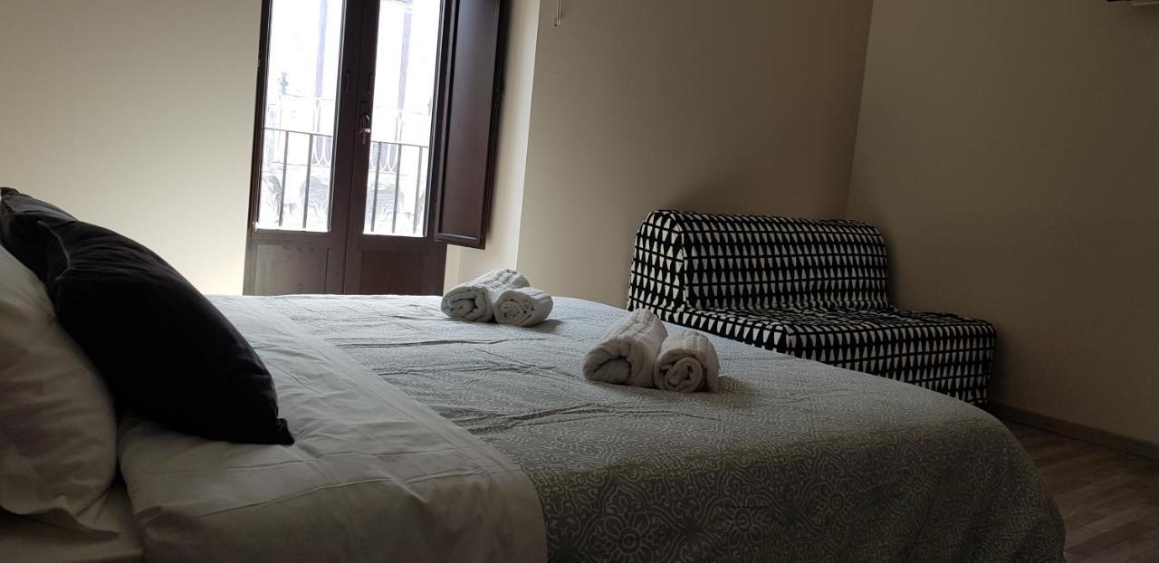 Bed and Breakfast Tre Stelle Al Duomo Катанія Екстер'єр фото